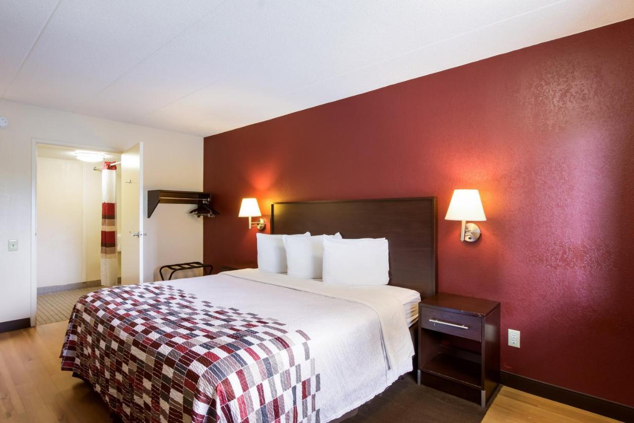 Red Roof Inn Grand Rapids Airport Cascade Exterior foto